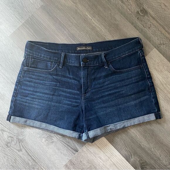 Abercrombie & Fitch Shorts Dark Wash 29 Waist Rolled Hem - Picture 2 of 12